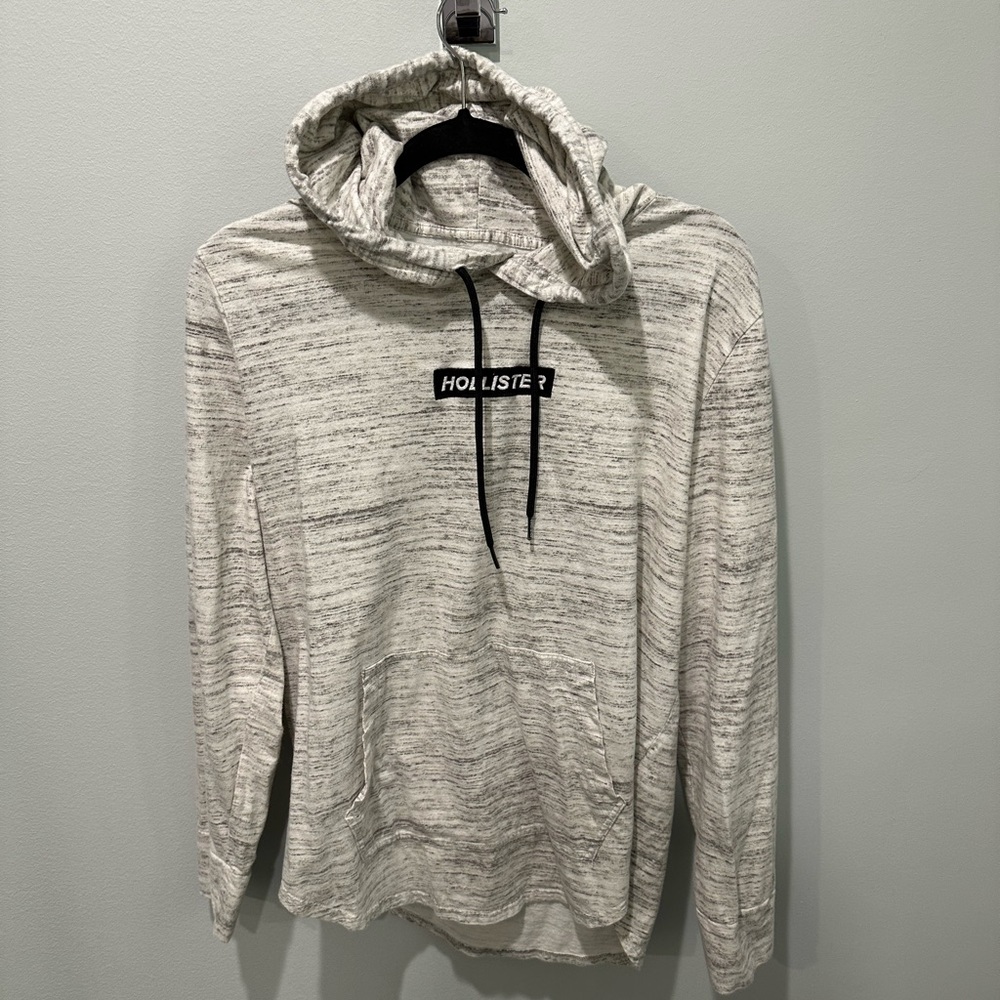 Hollister box logo
